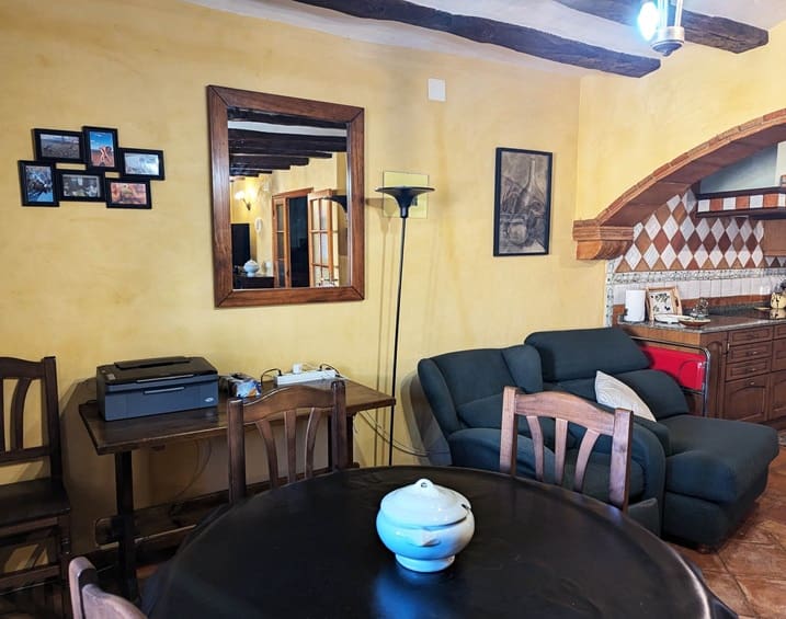 4 bedroom Townhouse for sale in El Pinell de Brai with garage - € 248,000 (Ref: 9523266)