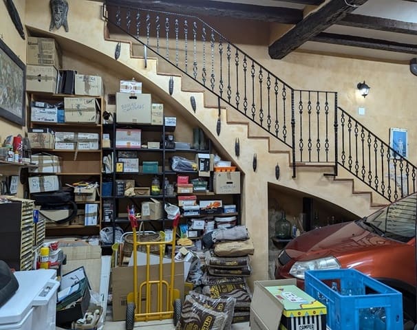 4 bedroom Townhouse for sale in El Pinell de Brai with garage - € 248,000 (Ref: 9523266)