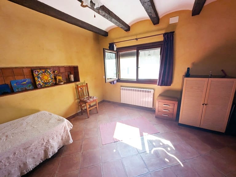 4 bedroom Townhouse for sale in El Pinell de Brai with garage - € 248,000 (Ref: 9523266)