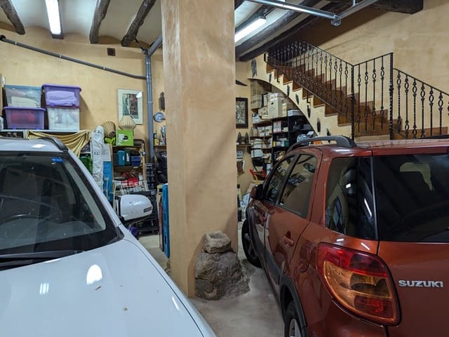 4 bedroom Townhouse for sale in El Pinell de Brai with garage - € 248,000 (Ref: 9523266)