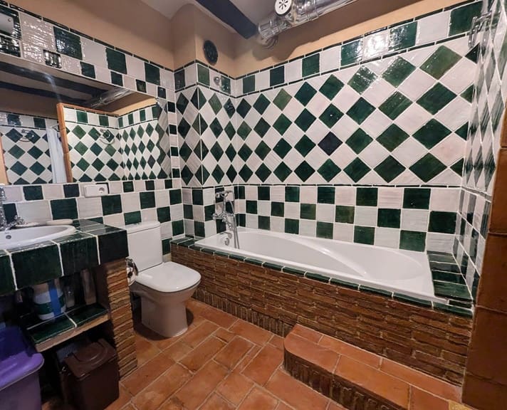 4 bedroom Townhouse for sale in El Pinell de Brai with garage - € 248,000 (Ref: 9523266)