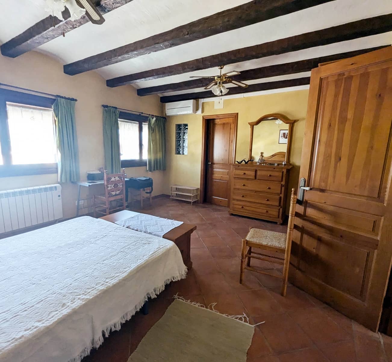 4 bedroom Townhouse for sale in El Pinell de Brai with garage - € 248,000 (Ref: 9523266)