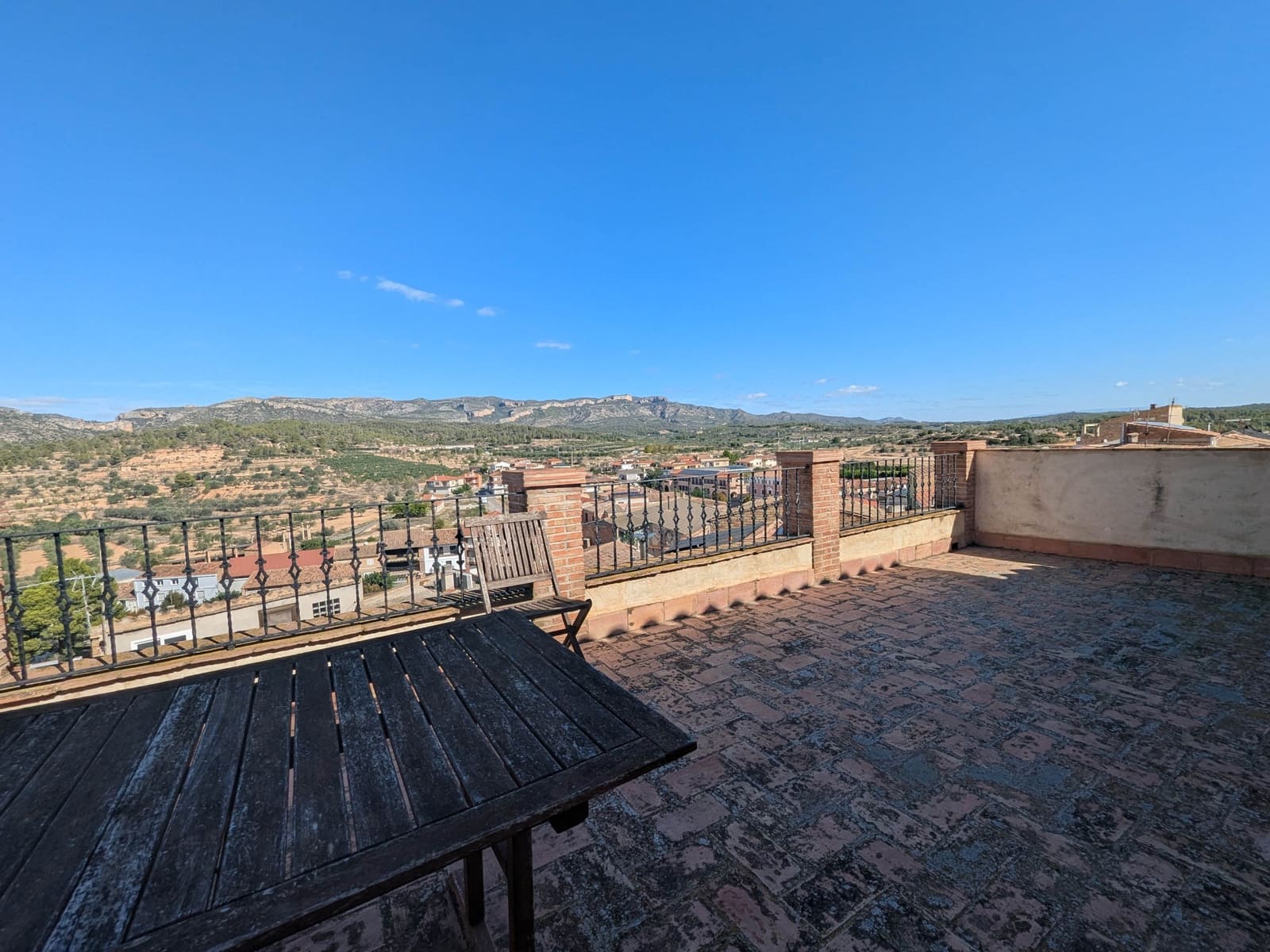 4 bedroom Townhouse for sale in El Pinell de Brai with garage - € 248,000 (Ref: 9523266)