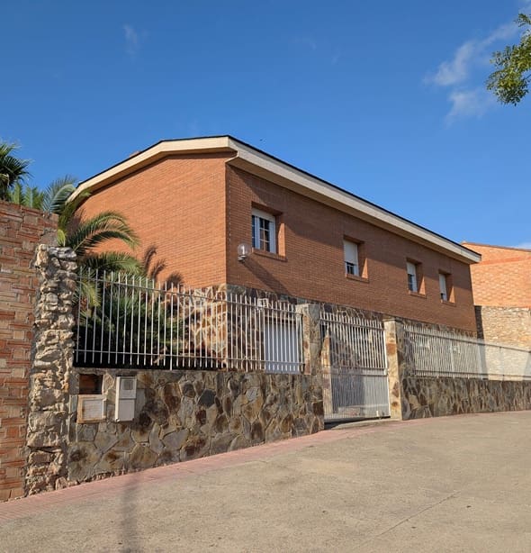 3 sypialnia Dom na sprzedaż w Rasquera z garażem - 240 000 € (Ref: 9523478)