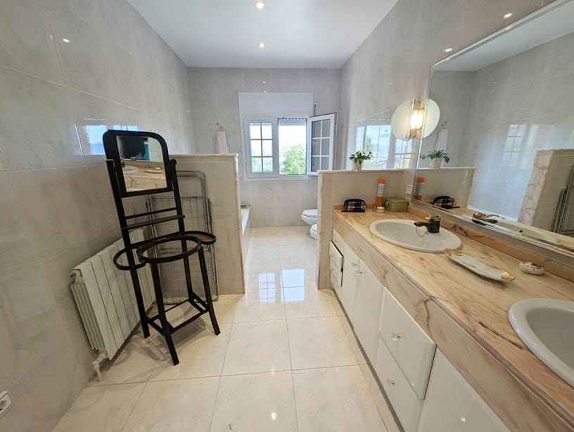 3 sypialnia Dom na sprzedaż w Rasquera z garażem - 240 000 € (Ref: 9523478)