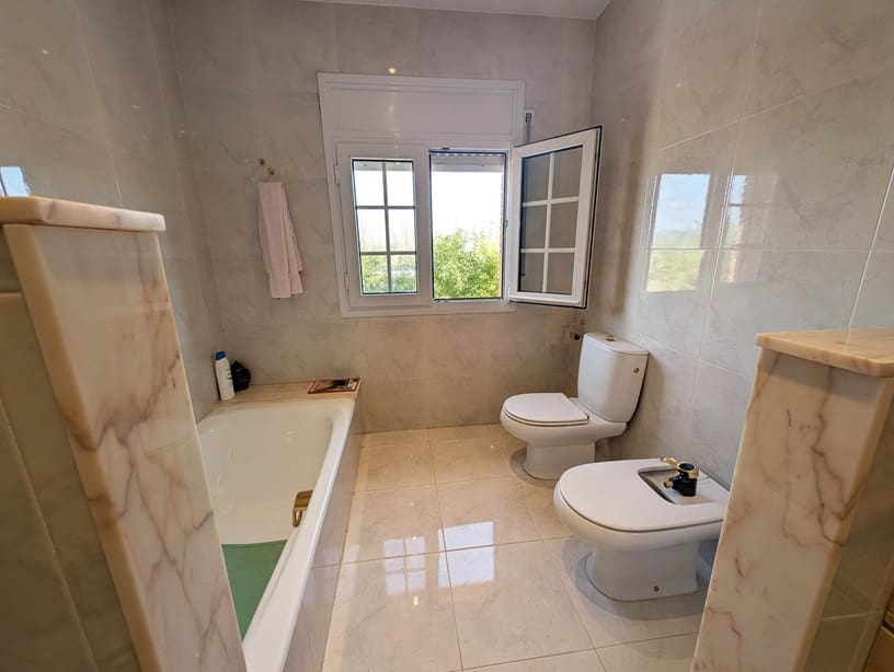 3 sypialnia Dom na sprzedaż w Rasquera z garażem - 240 000 € (Ref: 9523478)