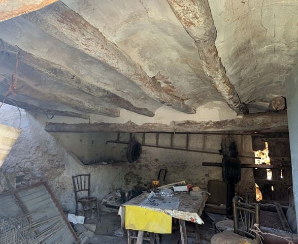 Finca/Landehus til salg i Garcia - € 160.000 (Ref: 9528849)