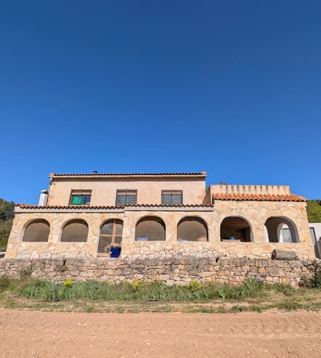 2 soverom Finca/Herregård til salgs i Gandesa med svømmebasseng garasje - € 172 000 (Ref: 9742145)