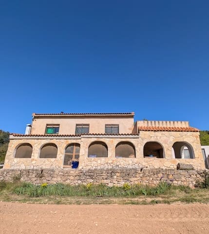 2 soverom Finca/Herregård til salgs i Gandesa med svømmebasseng garasje - € 172 000 (Ref: 9742145)