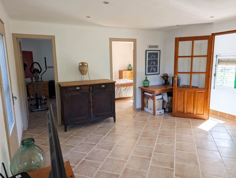 2 soverom Finca/Herregård til salgs i Gandesa med svømmebasseng garasje - € 172 000 (Ref: 9742145)