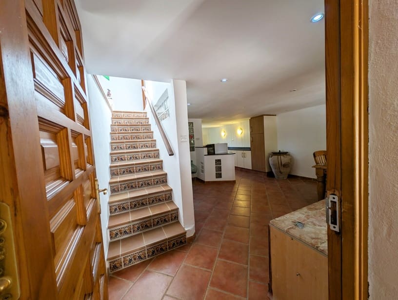 2 soverom Finca/Herregård til salgs i Gandesa med svømmebasseng garasje - € 172 000 (Ref: 9742145)