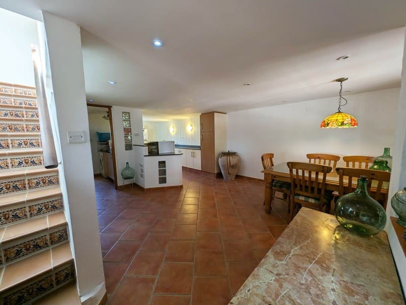 2 soverom Finca/Herregård til salgs i Gandesa med svømmebasseng garasje - € 172 000 (Ref: 9742145)