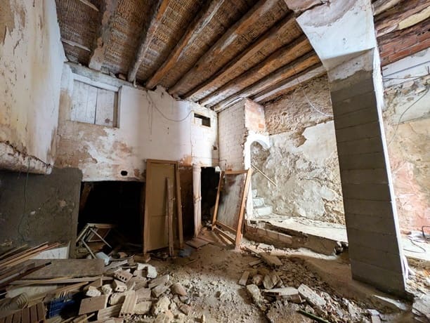 Casa em Banda para venda em Rasquera com garagem - 10 000 € (Ref: 9789530)