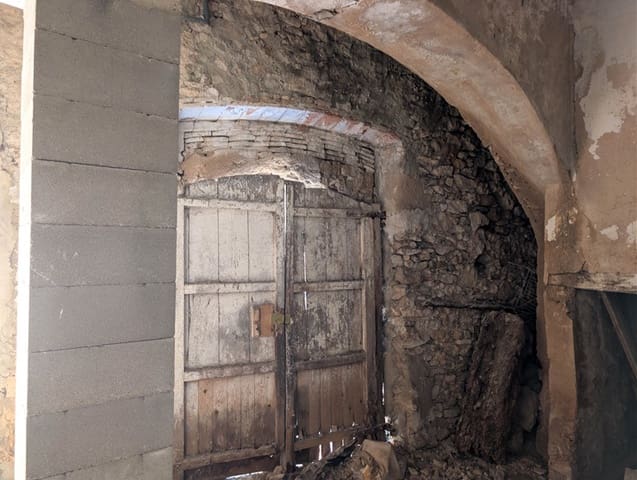 Casa em Banda para venda em Rasquera com garagem - 10 000 € (Ref: 9789530)