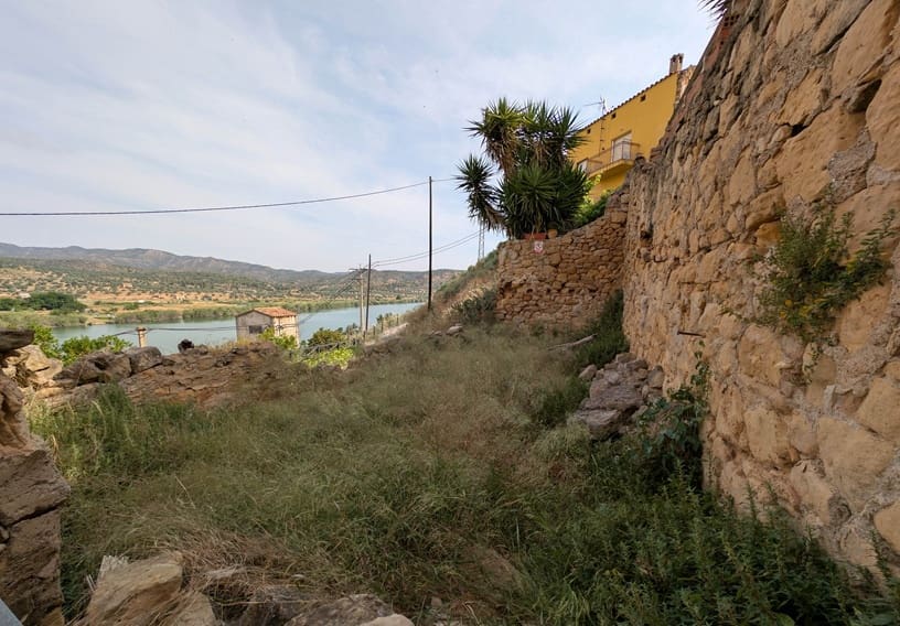 3 slaapkamer Huis te koop in Riba-roja d'Ebre - € 160.000 (Ref: 9885297)