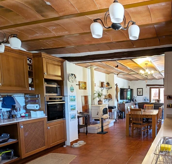 3 soverom Finca/Herregård til salgs i Garcia - € 189 000 (Ref: 9902408)