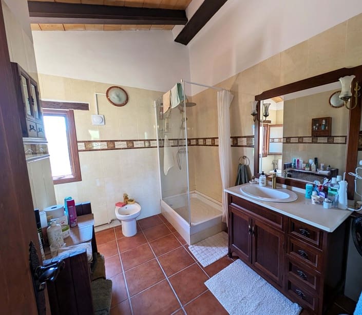 3 soverom Finca/Herregård til salgs i Garcia - € 189 000 (Ref: 9902408)