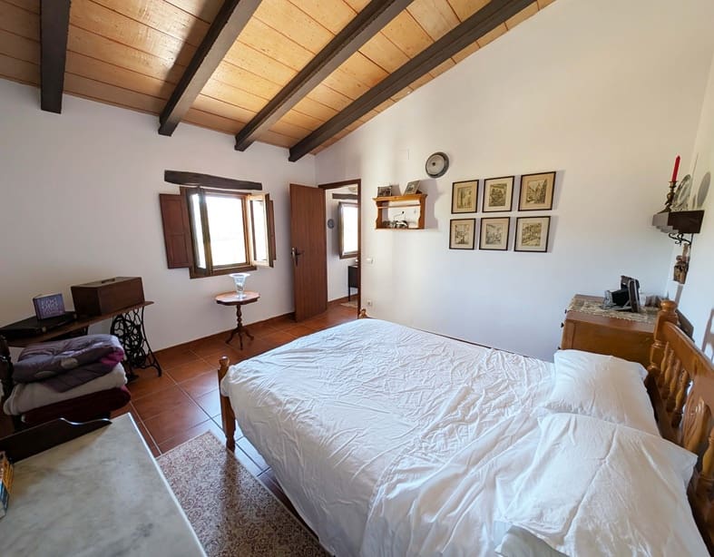3 soverom Finca/Herregård til salgs i Garcia - € 189 000 (Ref: 9902408)