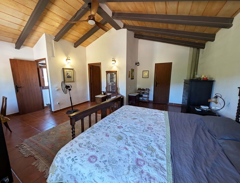 3 soverom Finca/Herregård til salgs i Garcia - € 189 000 (Ref: 9902408)