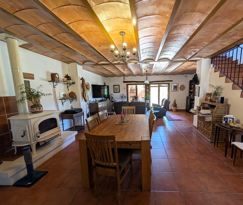 3 soverom Finca/Herregård til salgs i Garcia - € 189 000 (Ref: 9902408)