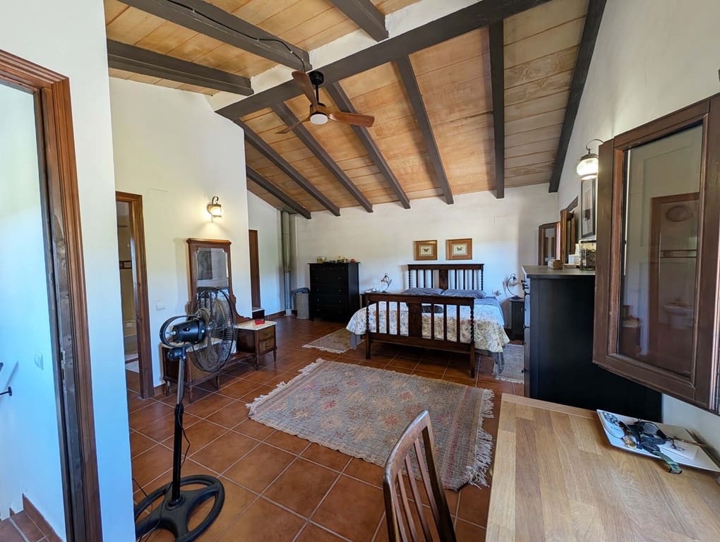 3 soverom Finca/Herregård til salgs i Garcia - € 189 000 (Ref: 9902408)