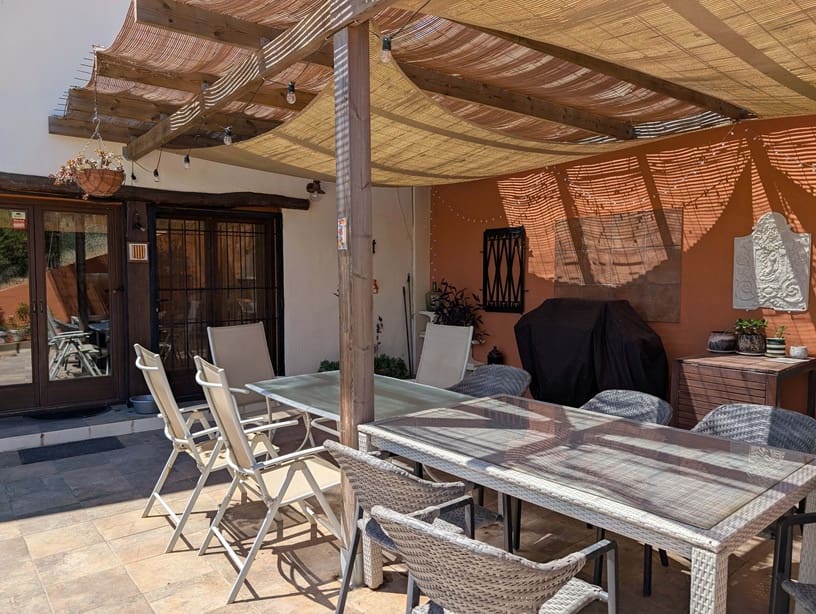 3 soverom Finca/Herregård til salgs i Garcia - € 189 000 (Ref: 9902408)