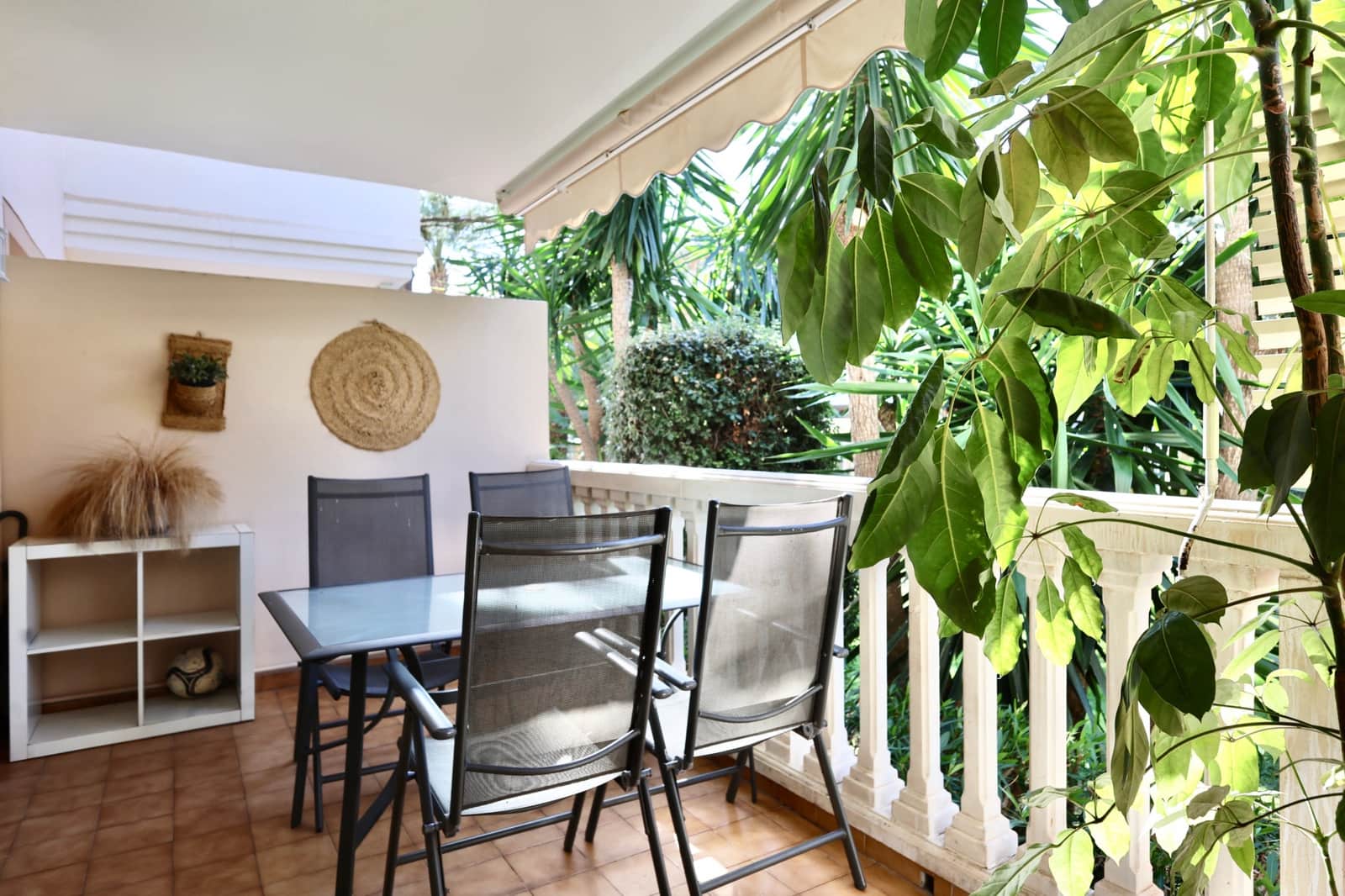 1 soverom Leilighet til salgs i Arenal med svømmebasseng garasje - € 279 000 (Ref: 9221324)