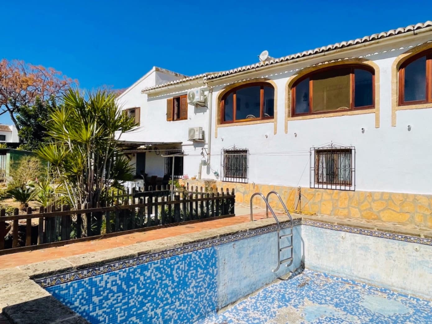 8 soveværelse Villa til salg i Javea / Xabia med swimmingpool garage - € 930.000 (Ref: 9221337)