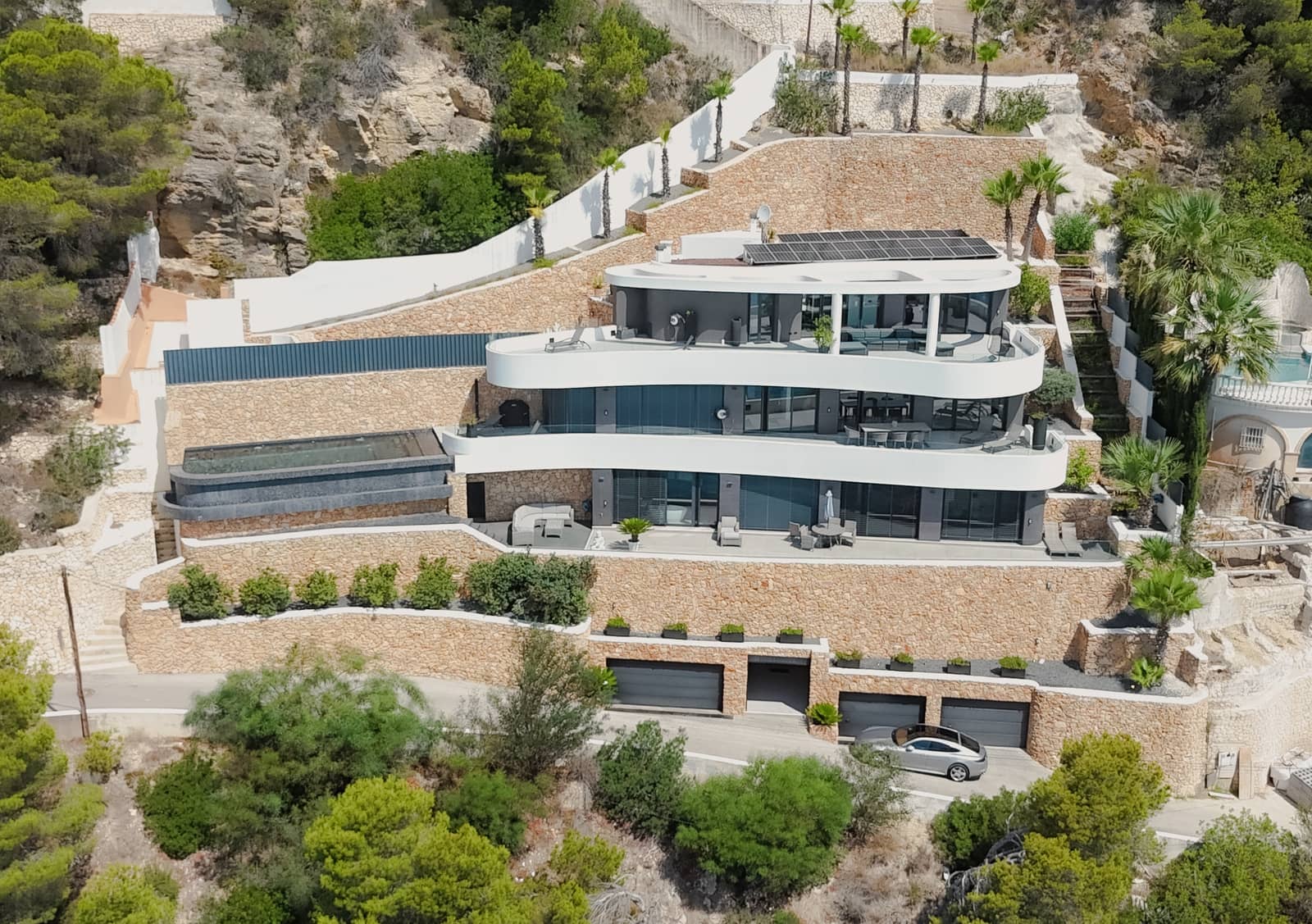 3 soveværelse Villa til salg i Ambolo med swimmingpool garage - € 4.250.000 (Ref: 9228182)