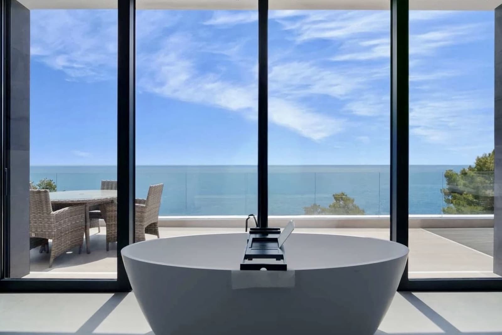 3 soveværelse Villa til salg i Ambolo med swimmingpool garage - € 4.250.000 (Ref: 9228182)