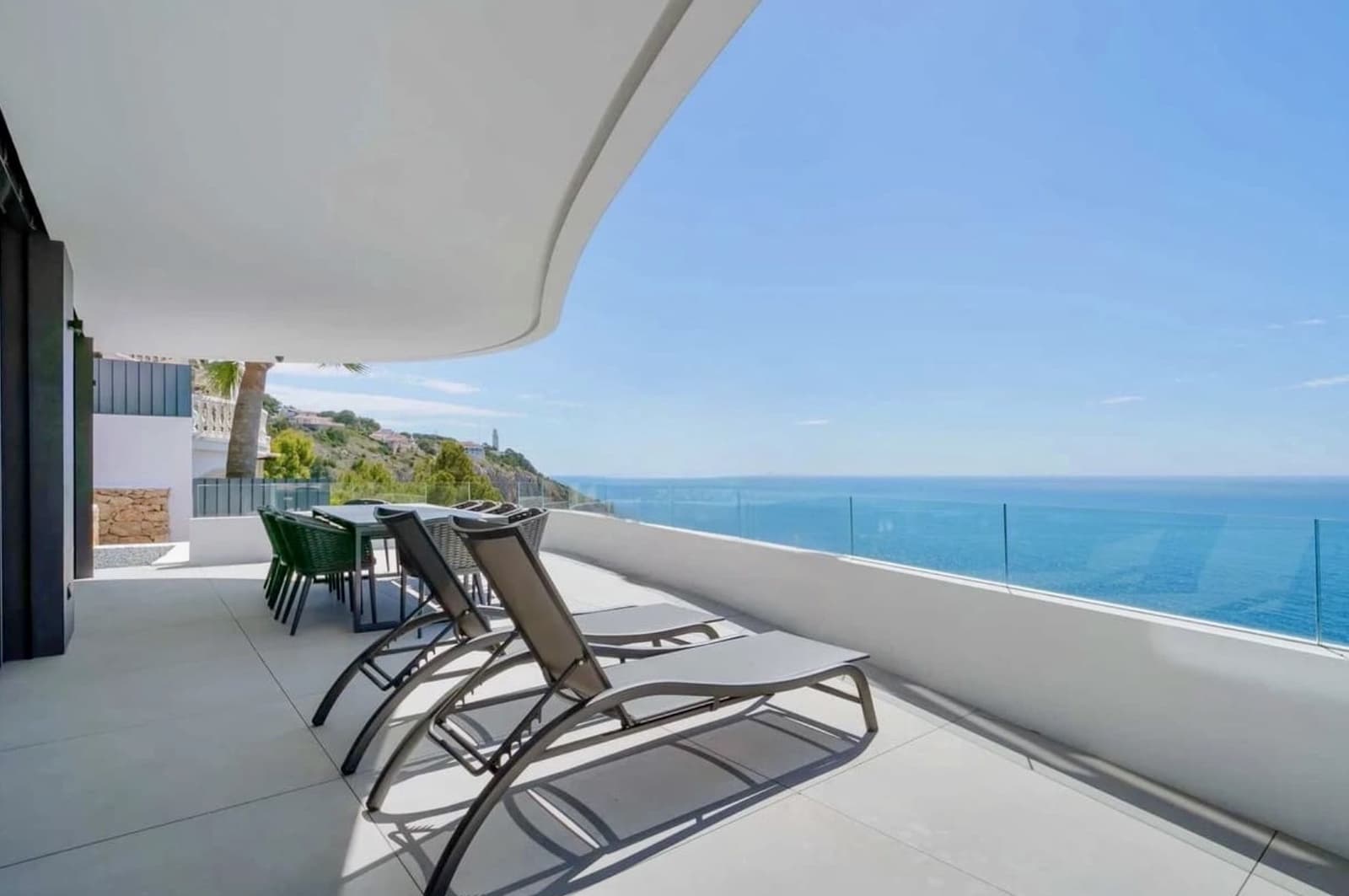 3 soveværelse Villa til salg i Ambolo med swimmingpool garage - € 4.250.000 (Ref: 9228182)