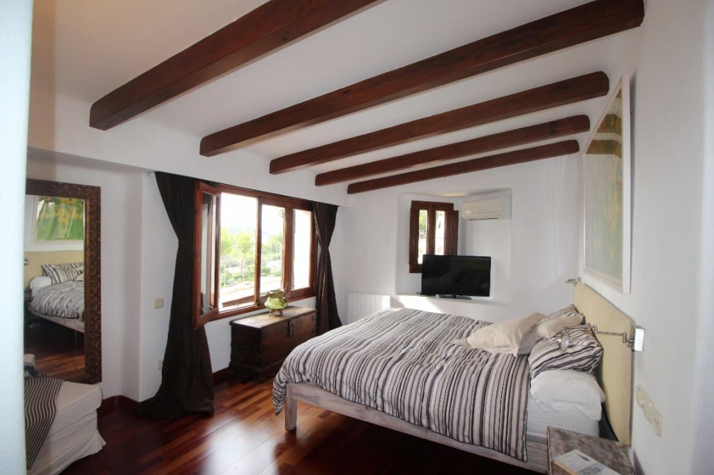 6 soveværelse Villa til salg i Bendinat med swimmingpool - € 3.500.000 (Ref: 2775798)