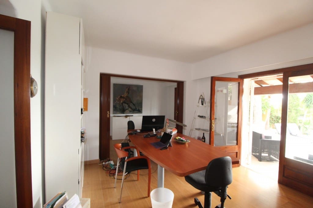 6 soveværelse Villa til salg i Bendinat med swimmingpool - € 3.500.000 (Ref: 2775798)