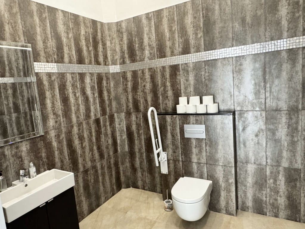 Kommersiell til salgs i Palmanova - € 325 000 (Ref: 3394834)