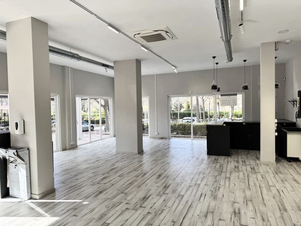 Kommersiell til salgs i Palmanova - € 325 000 (Ref: 3394834)