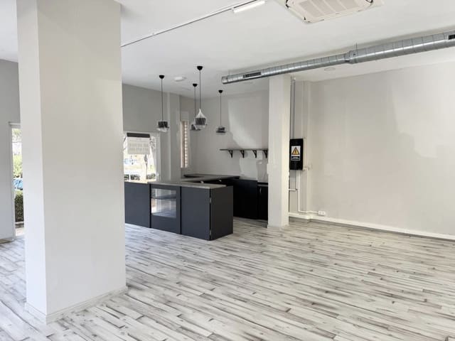 Erhverv til salg i Palmanova, Calvià - € 325.000 (Ref: 3394834)