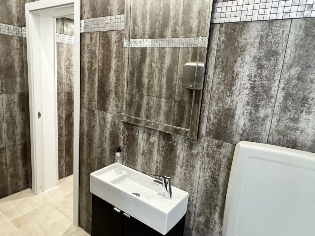 Kommersiell til salgs i Palmanova - € 325 000 (Ref: 3394834)