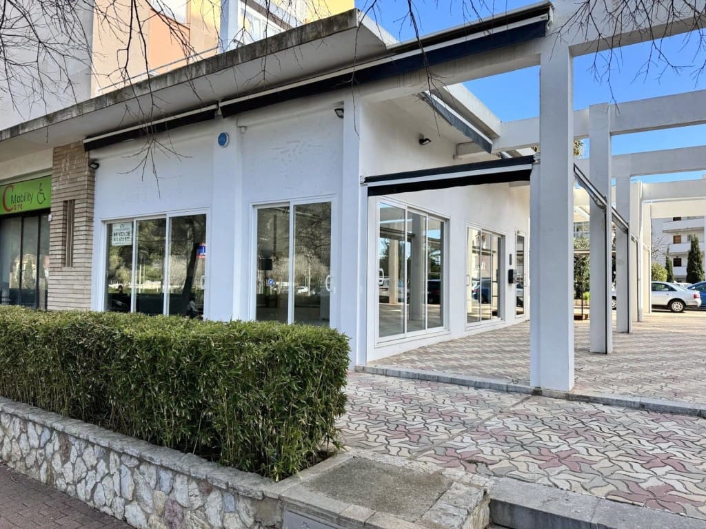 Kommersiell til salgs i Palmanova - € 325 000 (Ref: 3394834)