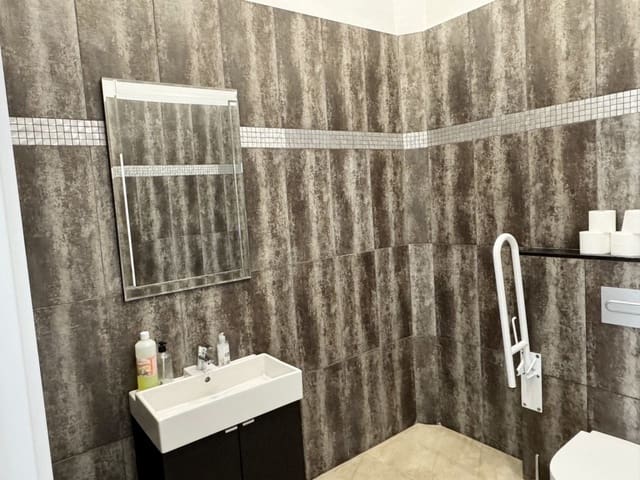 Erhverv til salg i Palmanova, Calvià - € 325.000 (Ref: 3394834)