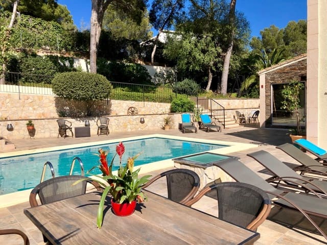 3 makuuhuone Huvila myytävänä paikassa Costa d'en Blanes, Calvià mukana uima-altaan 
autotalli - 1 895 000 € (Ref: 3984326)