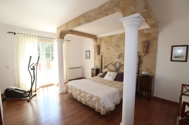 5 soverom Villa til salgs i Santa Ponsa, Calvià med svømmebasseng garasje - € 2 520 000 (Ref: 4727786)