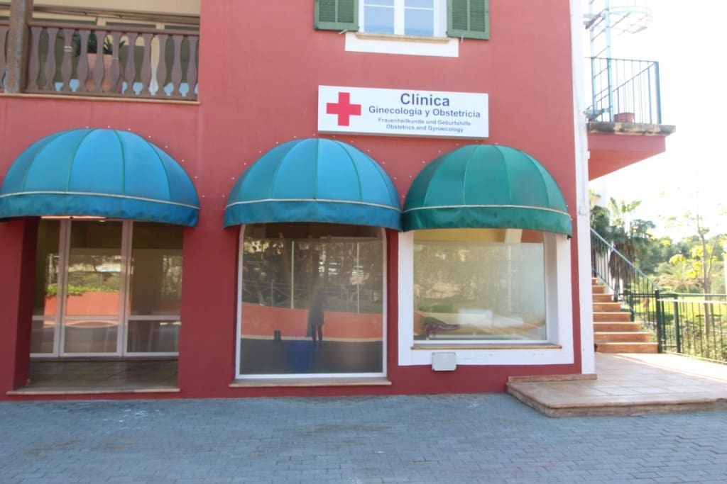 Commercial for sale in Bendinat - € 420,000 (Ref: 5165160)