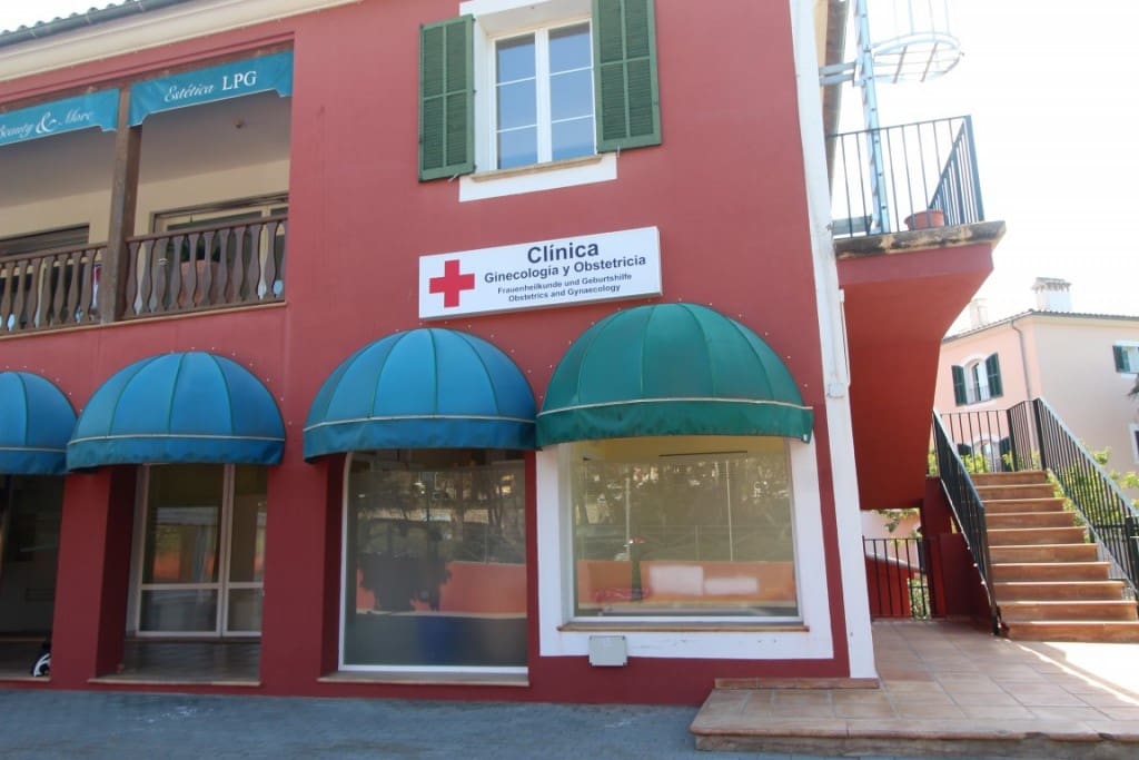 Commercial for sale in Bendinat - € 420,000 (Ref: 5165160)