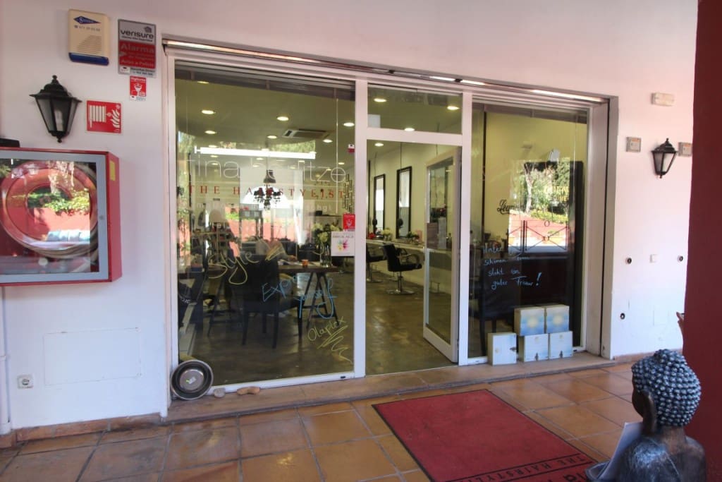 Commercial for sale in Bendinat - € 395,000 (Ref: 5165161)