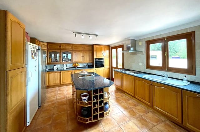 5 makuuhuone Maalaistalo myytävänä paikassa Puigpunyent mukana uima-altaan 
autotalli - 1 250 000 € (Ref: 5920208)