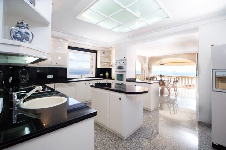 9 makuuhuone Huvila myytävänä paikassa Cala Vinyes / Cala Vinyas / Cala Vinas mukana uima-altaan 
autotalli - 9 900 000 € (Ref: 5961443)