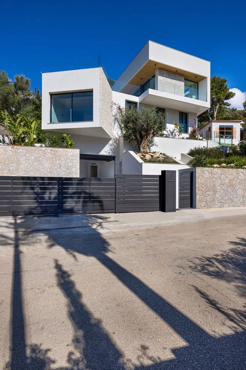 4 soveværelse Villa til salg i Bendinat med swimmingpool garage - € 7.475.000 (Ref: 6287019)