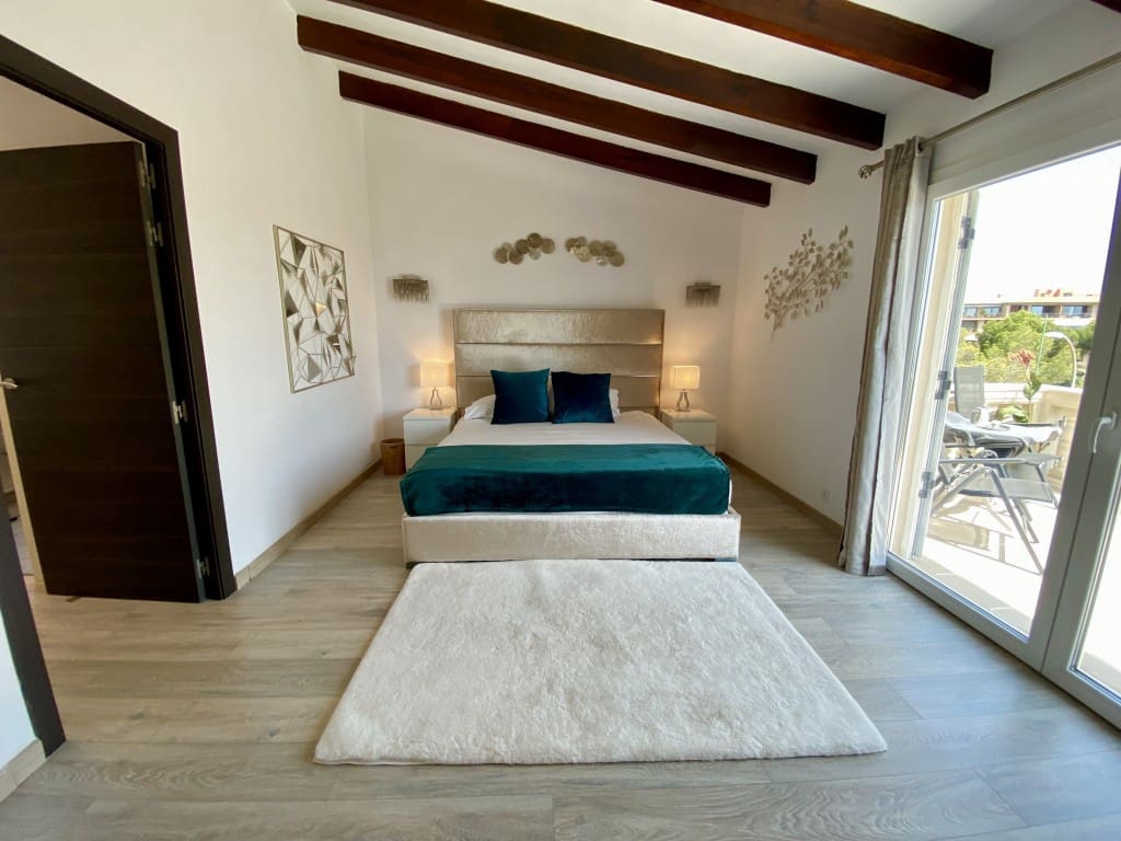 4 sovrum Villa till salu i Sol de Mallorca med pool garage - 2 350 000 € (Ref: 6993351)