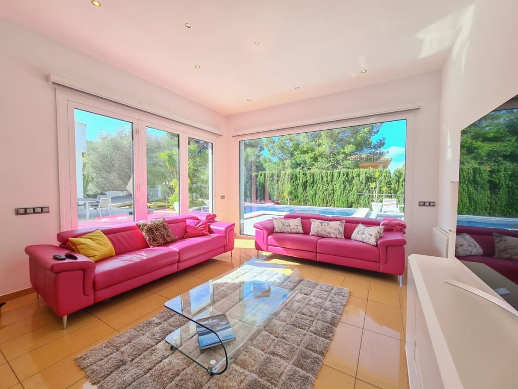 4 soverom Villa til salgs i Santa Ponsa med svømmebasseng garasje - € 2 500 000 (Ref: 7124853)