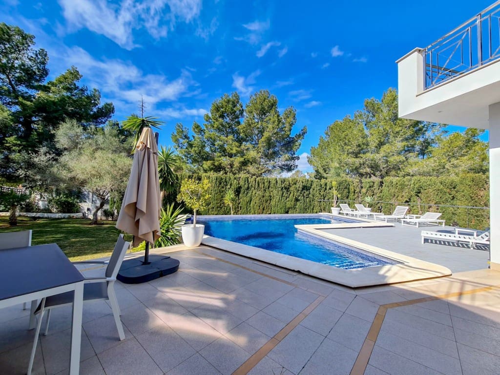 4 soverom Villa til salgs i Santa Ponsa med svømmebasseng garasje - € 2 500 000 (Ref: 7124853)